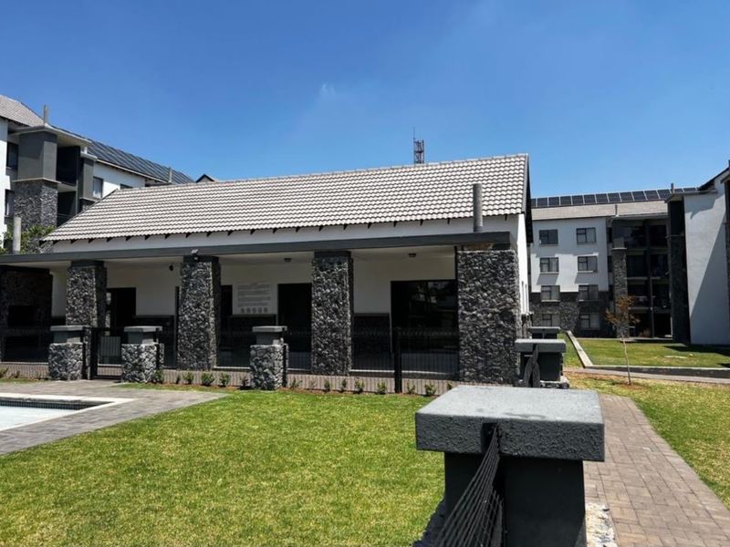 Glen Marais flat with inviting flow and value - Photo 10