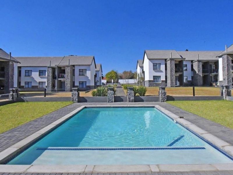 Glen Marais flat with inviting flow and value - Photo 9