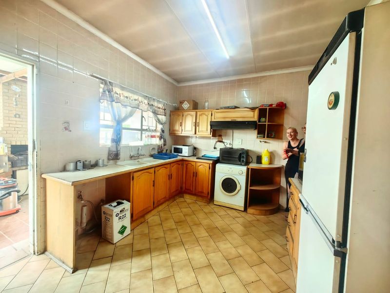 3 Bedroom House with extra buildings  - Photo 10