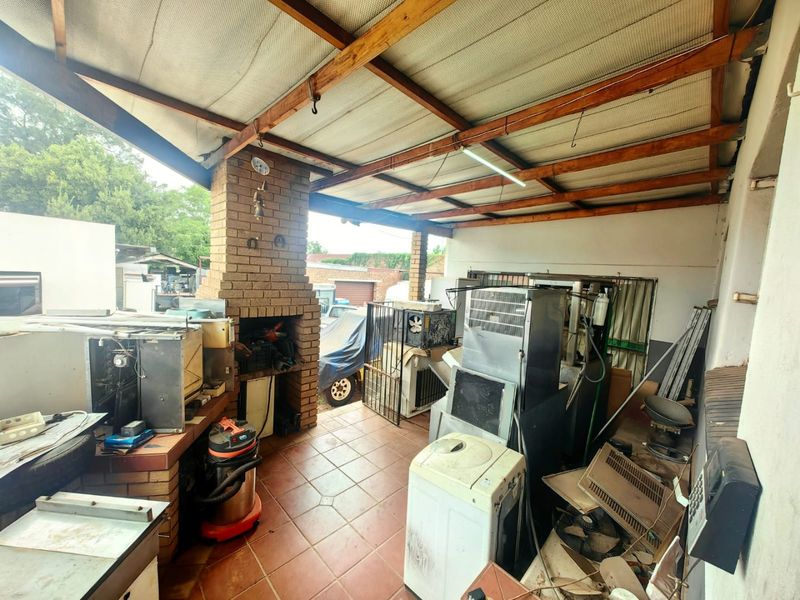 3 Bedroom House with extra buildings  - Photo 8