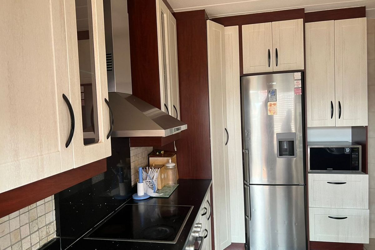 4 bed 2 bath Townhouse to let - Photo 4