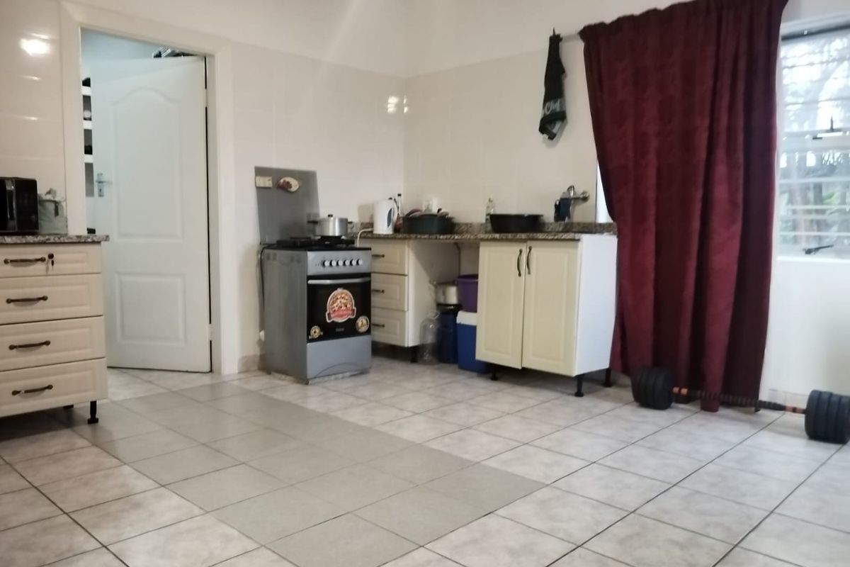 1 Bedroom Flat for Rent  - Photo 2