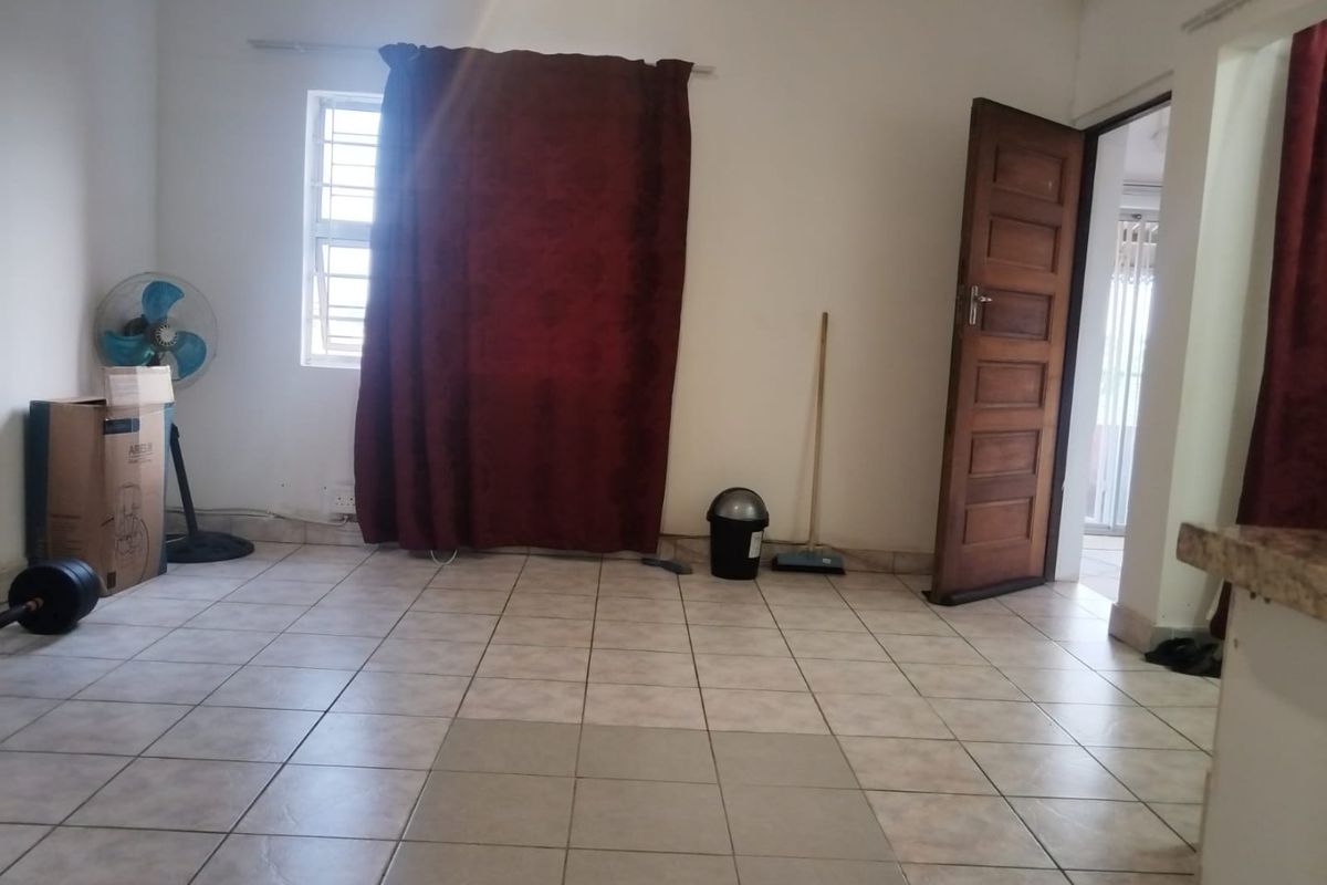 1 Bedroom Flat for Rent  - Photo 3