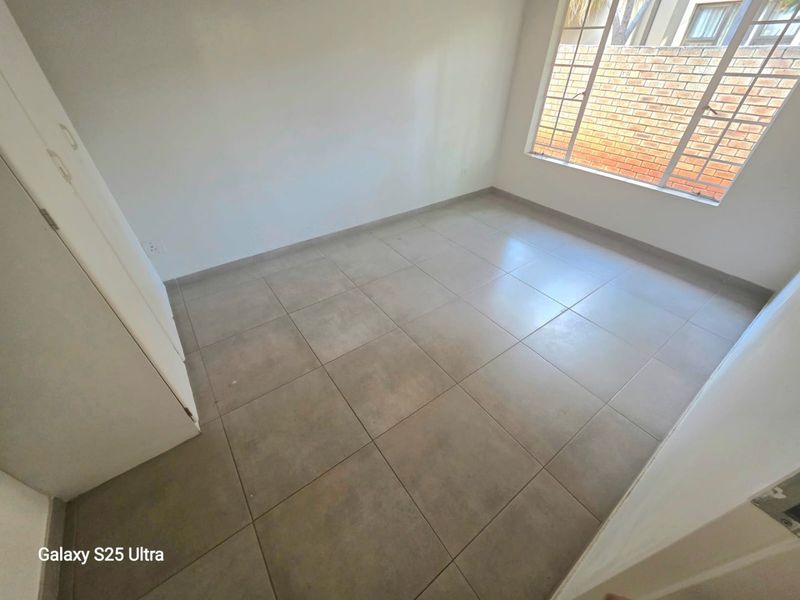 3 Bedroom Family Home Fulltitle in Green Acres Estate - Photo 10