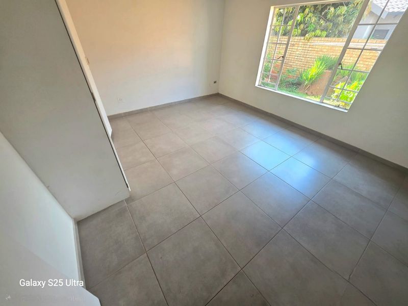 3 Bedroom Family Home Fulltitle in Green Acres Estate - Photo 9