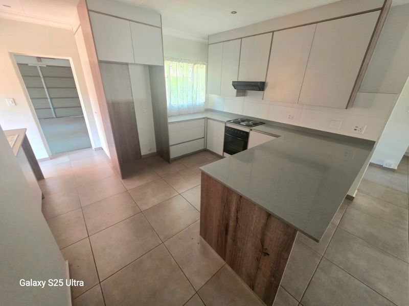 3 Bedroom Family Home Fulltitle in Green Acres Estate - Photo 6