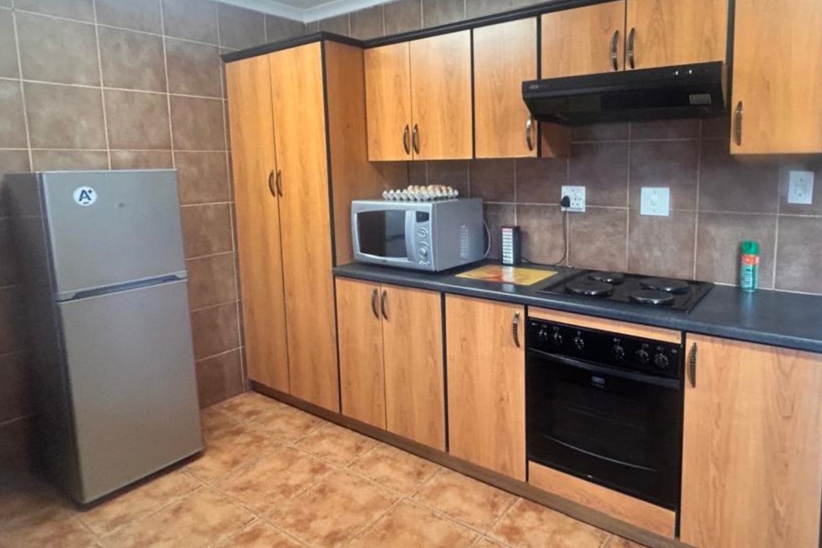 Prime Guesthouse Investment In Standerton Central - Photo 5