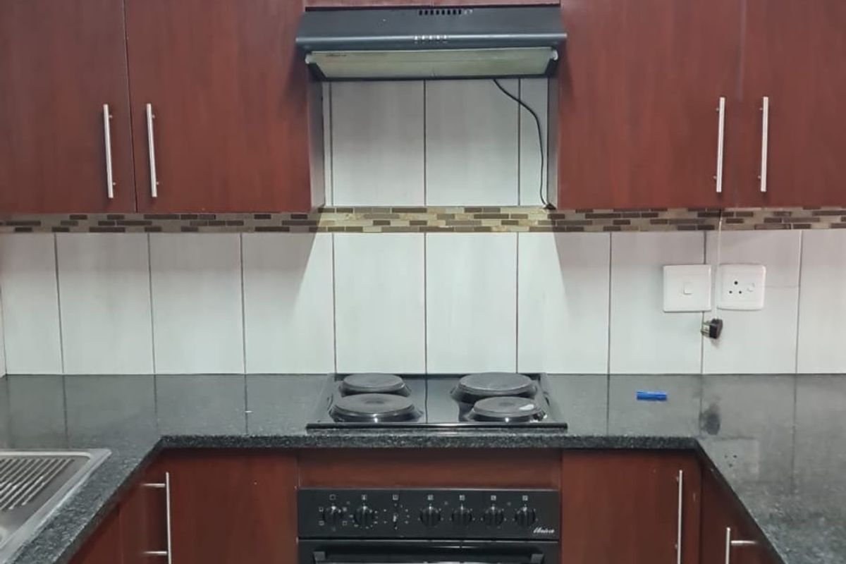 Chloorkop flat with inviting flow and comfort - Photo 4