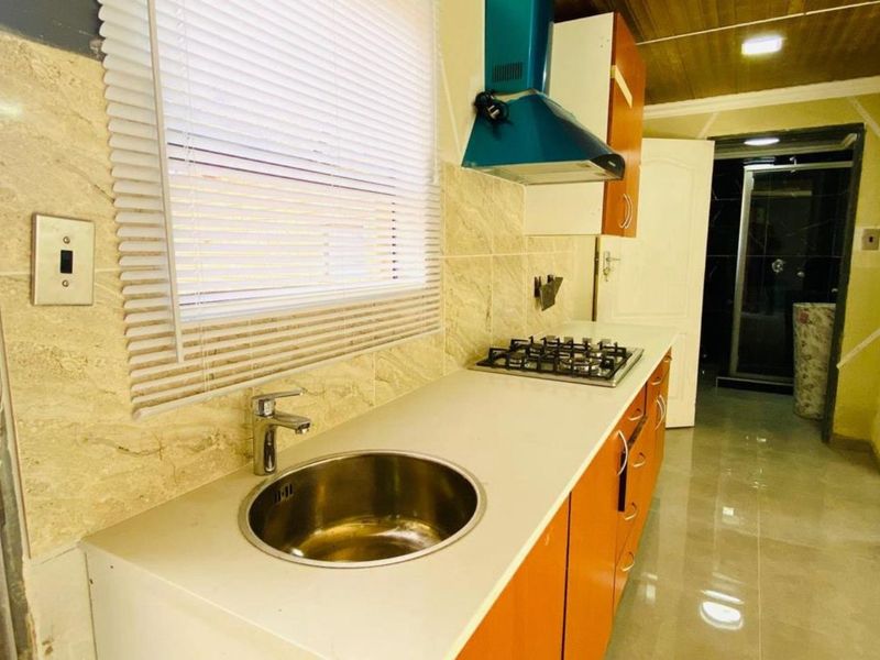 High-Yield investment Property with Immediate Rental Income -14 income- Generating Cottages in Lombardy East - Photo 4
