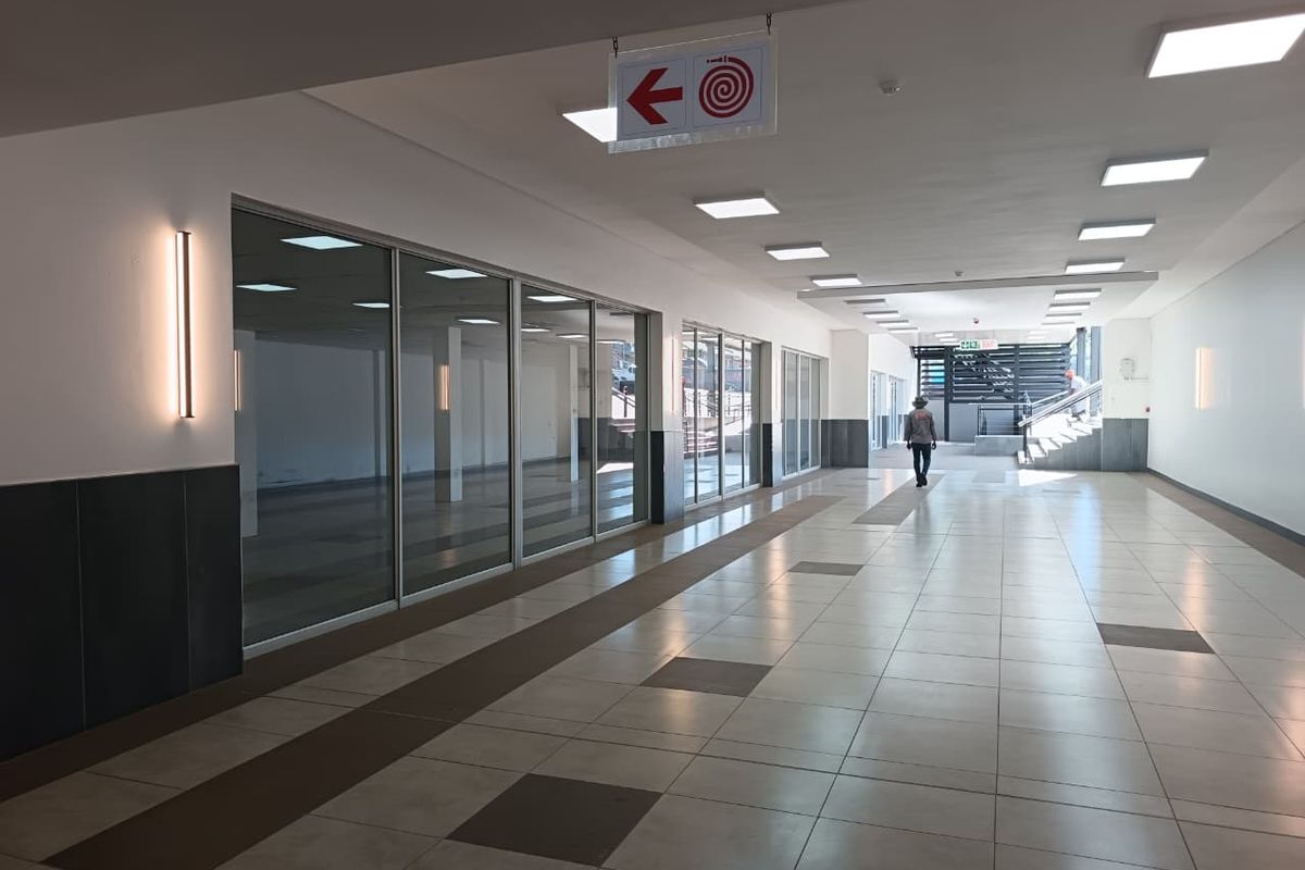 Prime Large Retail Space To Let – Available Immediately - Photo 4
