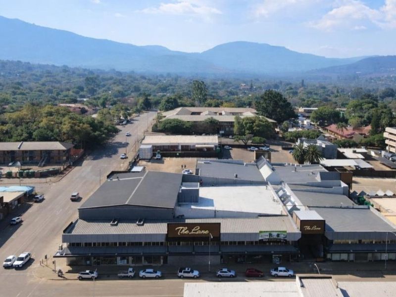Prime Large Retail Space To Let – Available Immediately - Photo 9