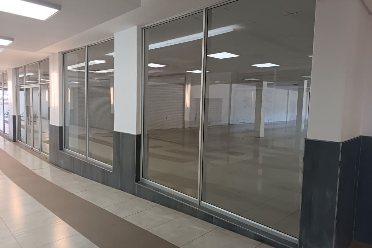 Retail  Shop To Let - Photo 2