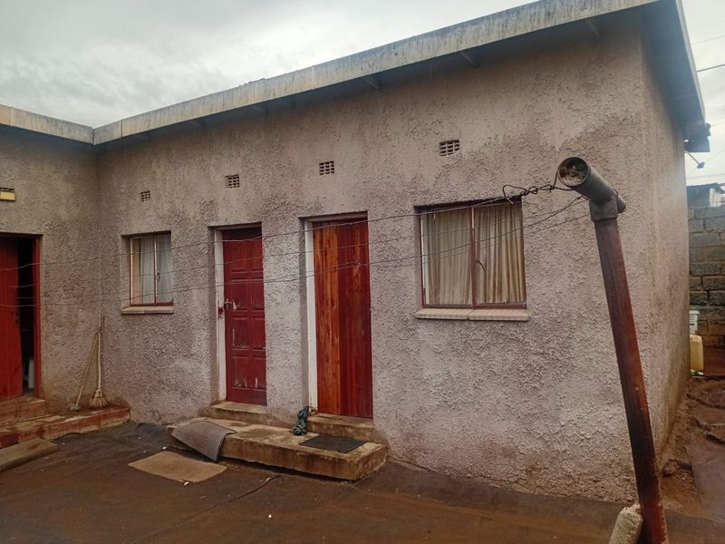 4 Bed House in Jabulani for Sale - Photo 4