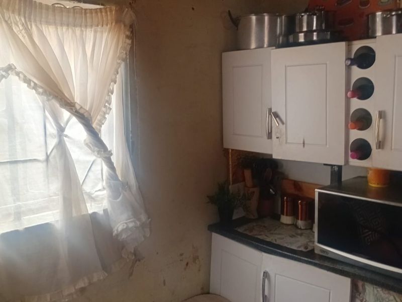 4 Bed House in Jabulani for Sale - Photo 2