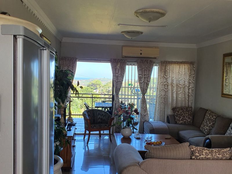 Exclusive Coastal Lifestyle Home with Dual Living, Sea Views & Exceptional Entertainment Areas. Plus - Minus 1 Kilometer from Shelly Hospital & Shopping Malls. - Photo 6