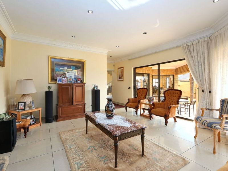 5 bedroom 4,5 bathroom house for sale in Country View - Photo 9