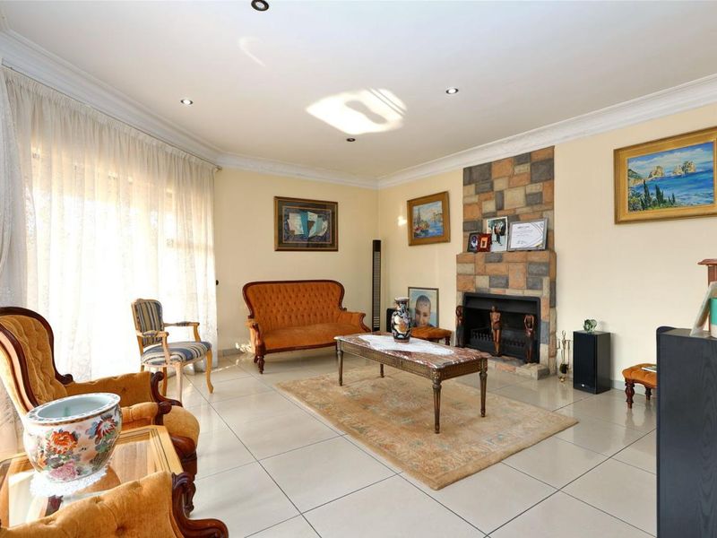 5 bedroom 4,5 bathroom house for sale in Country View - Photo 8