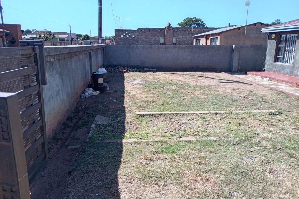 5 bedroom home and investment opportunity in Daveyton R730 000 - Photo 2
