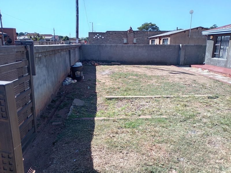 5 bedroom home and investment opportunity in Daveyton R730 000 - Photo 6