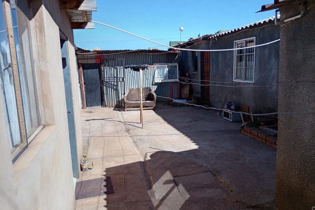 5 bedroom home and investment opportunity in Daveyton R730 000 - Photo 5
