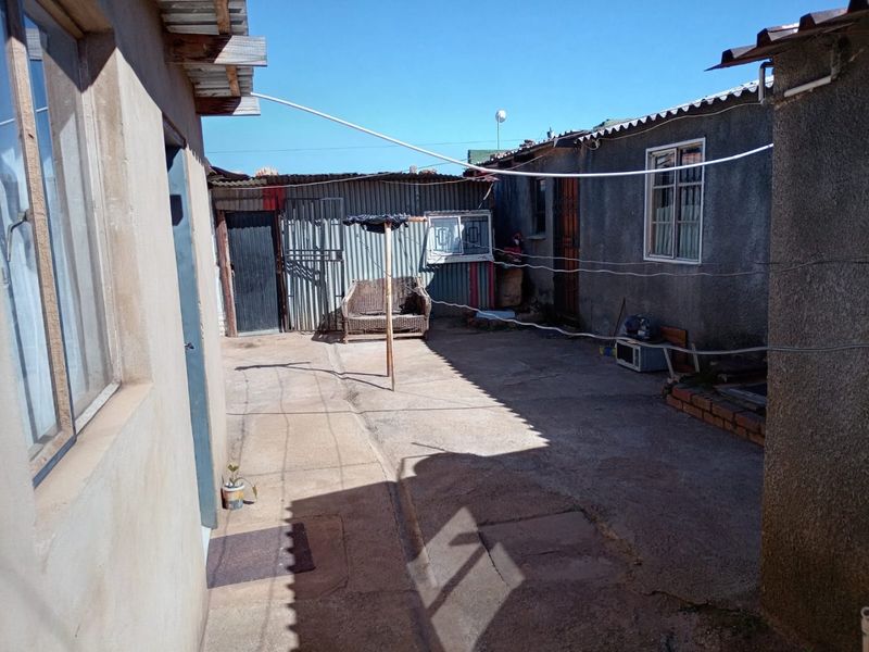 5 bedroom home and investment opportunity in Daveyton R730 000 - Photo 5