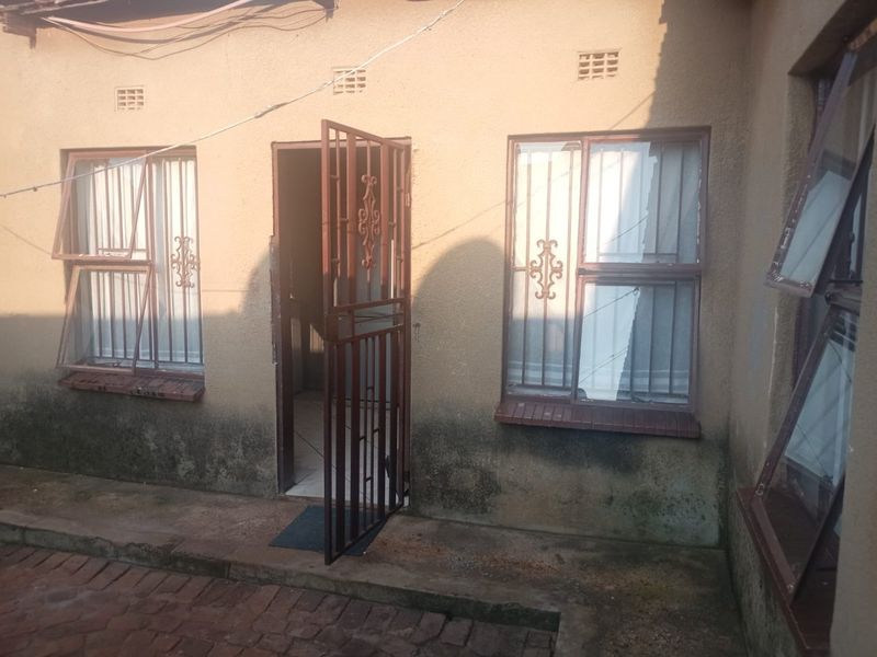 Income Generator in Daveyton for Only R800000 - Photo 4