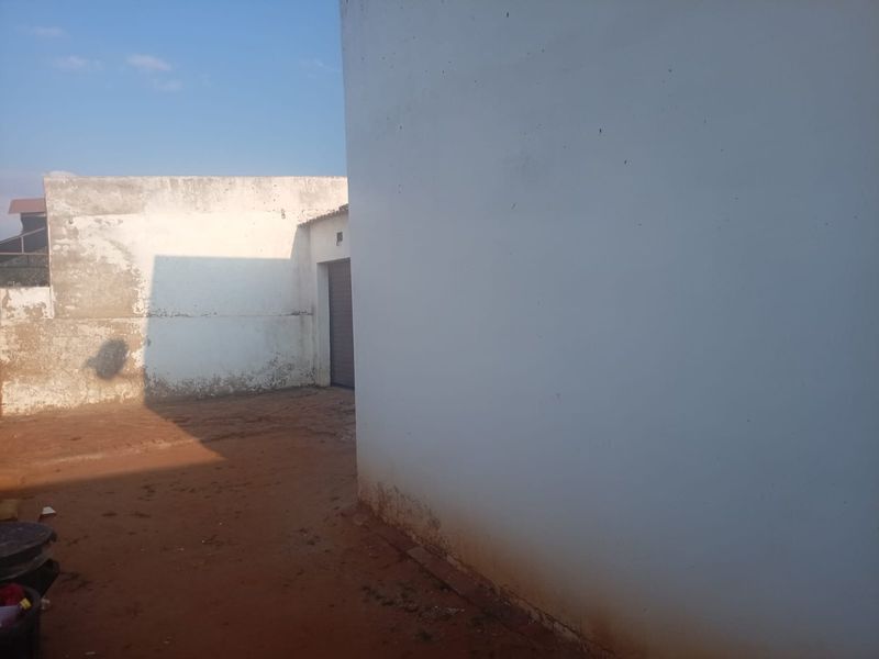 Income Generator in Daveyton for Only R800000 - Photo 1