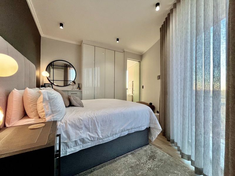 Penthouse Luxury Living at Ellipse Waterfall - Photo 2