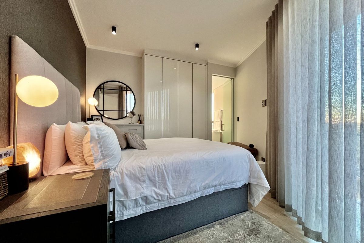 Penthouse Luxury Living at Ellipse Waterfall - Photo 3