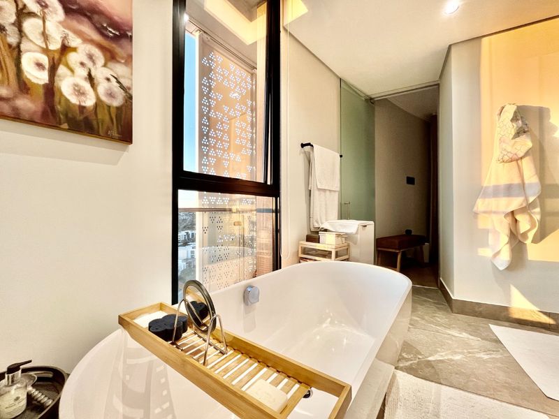 Penthouse Luxury Living at Ellipse Waterfall - Photo 10