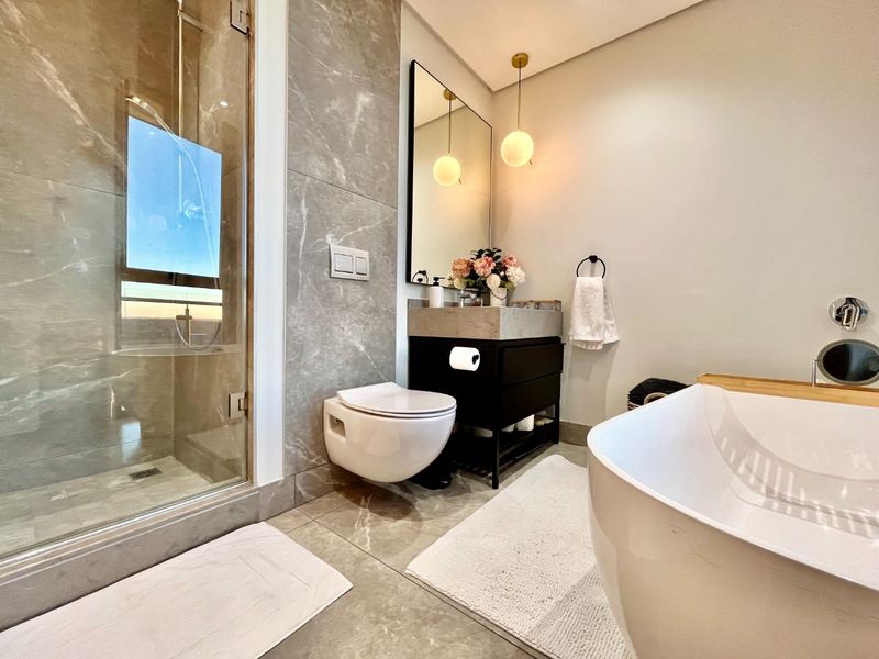 Penthouse Luxury Living at Ellipse Waterfall - Photo 8