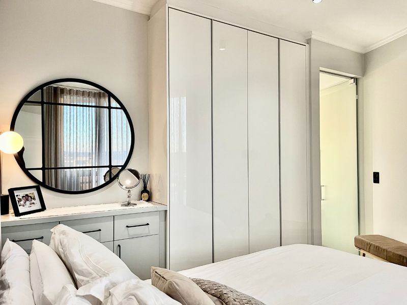 Penthouse Luxury Living at Ellipse Waterfall - Photo 6