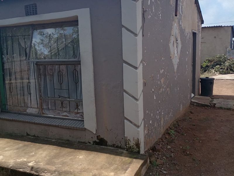 Urgent CASHSALE on Daveyton’s Main Road -R650 000 - Photo 4