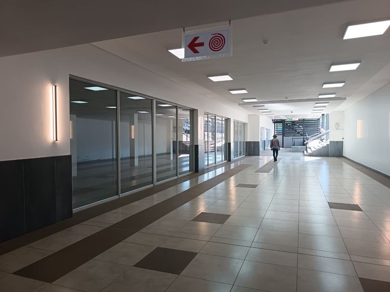 Retail  Shop To Let - Photo 3