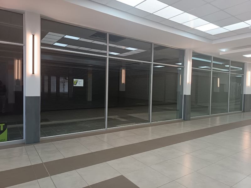 Retail  Shop To Let - Photo 2