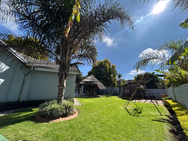 3 bedroom 2 bathroom home with domestic accommodation  - Photo 10