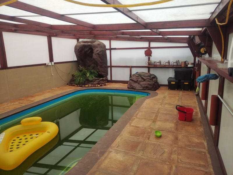 5 Bedroom Freestanding Corner Property In Protea Heights  - Photo 3