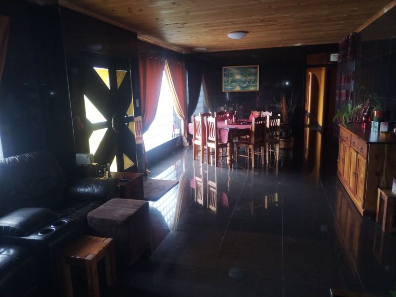 5 Bedroom Freestanding Corner Property In Protea Heights  - Photo 10