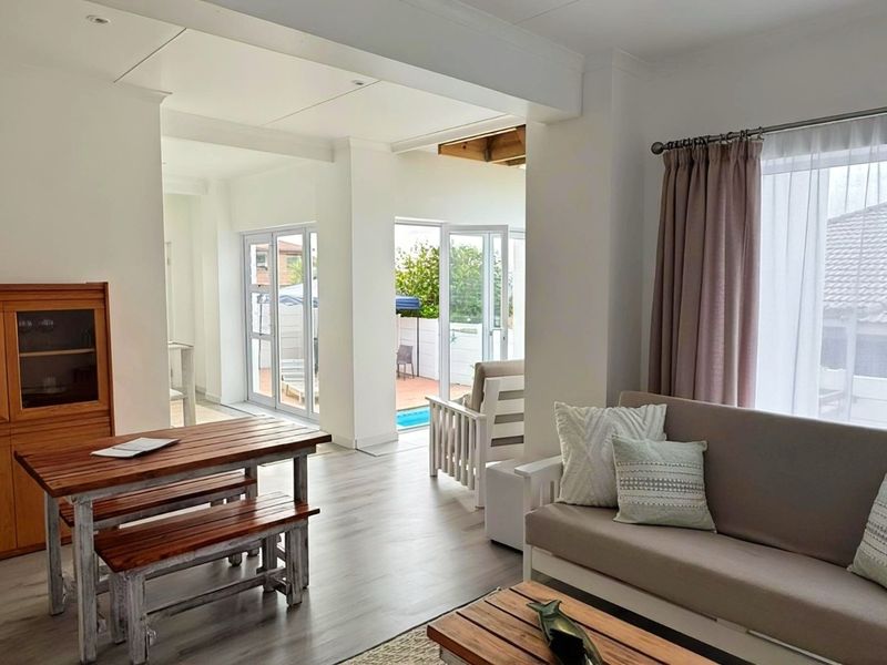 SPACIOUS ESTABLISHED FAMILY HOUSE WITH EXCELLENT INVESTMENT POTENTIAL - Photo 4