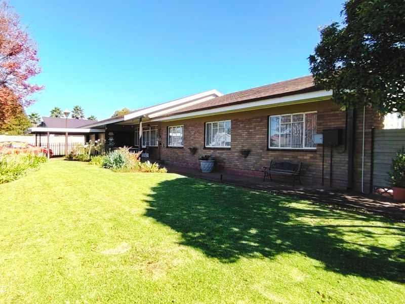 Family home nestled in Rothdene, Meyerton - Photo 4