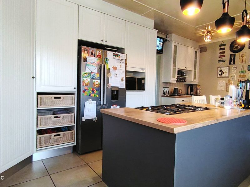 Family home nestled in Rothdene, Meyerton - Photo 7