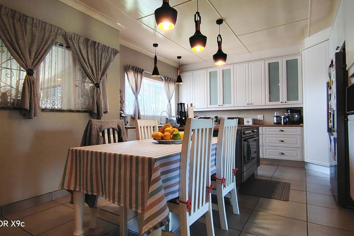 Family home nestled in Rothdene, Meyerton - Photo 5