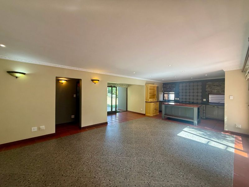 Modern Family Home To Rent in Secure Magalies Golf Estate - Photo 3