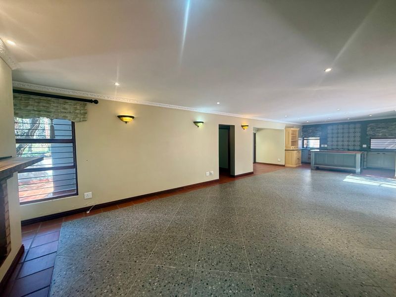 Modern Family Home To Rent in Secure Magalies Golf Estate - Photo 4