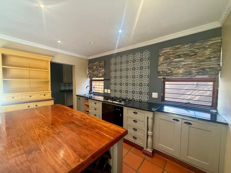 Modern Family Home To Rent in Secure Magalies Golf Estate - Photo 10