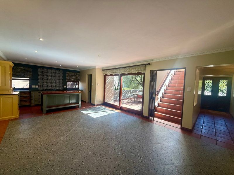 Modern Family Home To Rent in Secure Magalies Golf Estate - Photo 7
