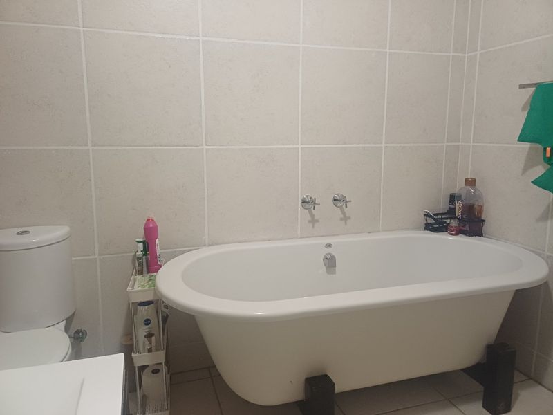 Modern 2 Bedroom Garden Unit in Acacia, Greenstone Hill - Photo 7