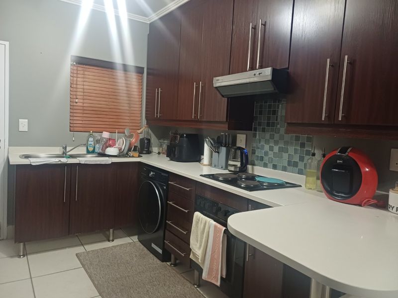 Modern 2 Bedroom Garden Unit in Acacia, Greenstone Hill - Photo 2