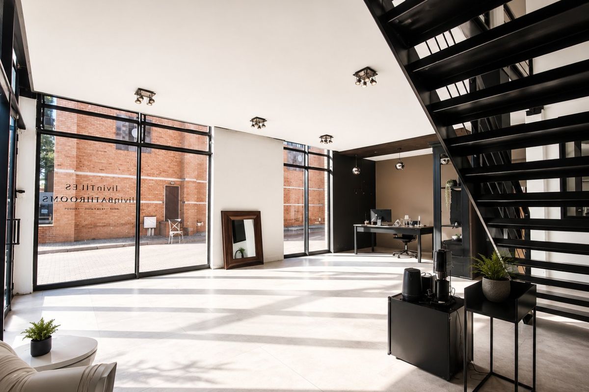 Prime Corner Retail / Showroom Space To Let in The Gantry, Lonehill - Photo 2
