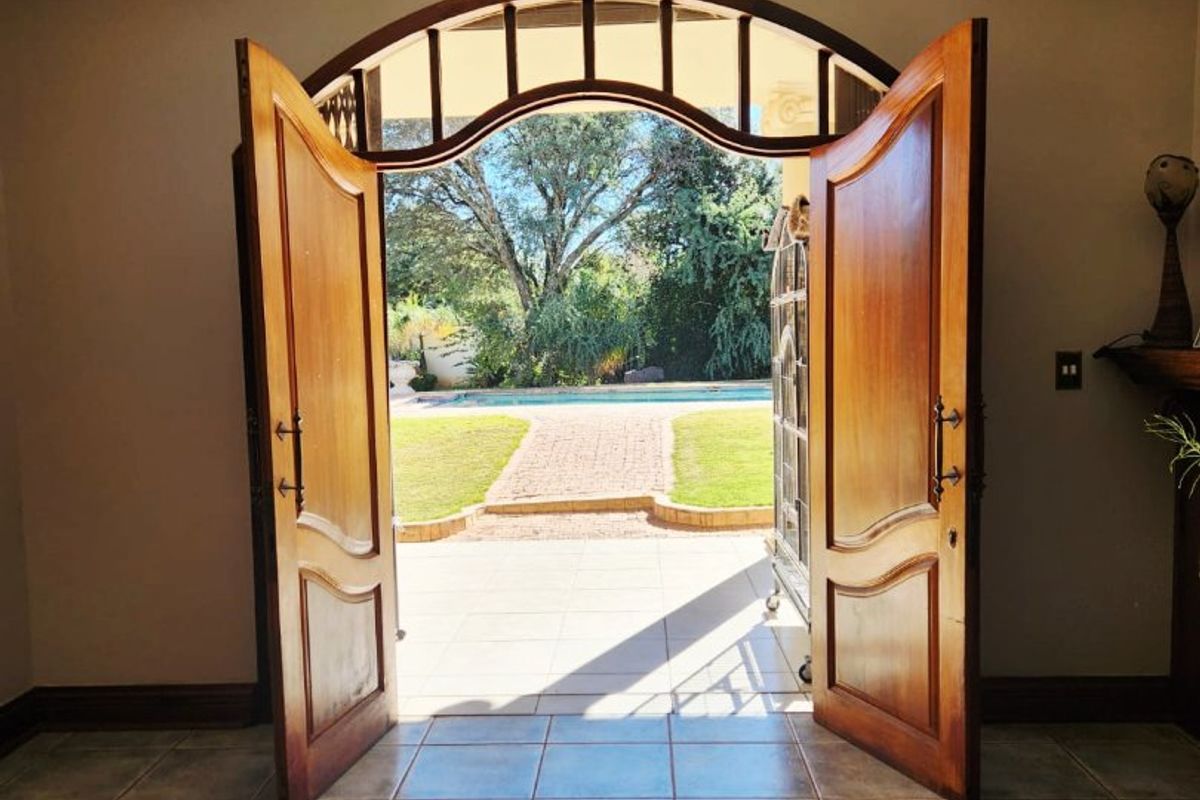 Luxury Living Meets Endless Possibilities on a Magnificent 1.3-Hectare Estate - Photo 4